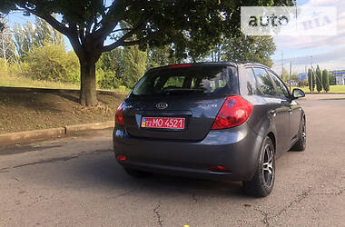 Хэтчбек Kia Ceed 2009 в Ровно