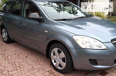 Универсал Kia Ceed 2008 в Тячеве