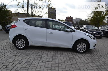 Хэтчбек Kia Ceed 2013 в Мариуполе