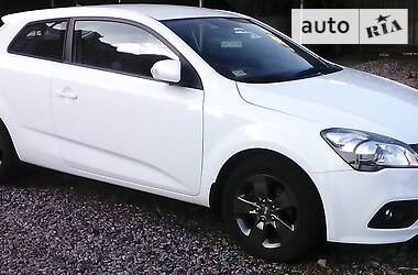 Хэтчбек Kia Ceed 2011 в Киеве