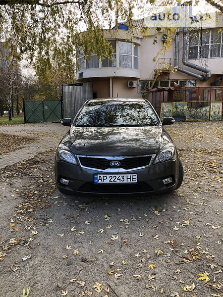 Хэтчбек Kia Ceed 2009 в Запорожье