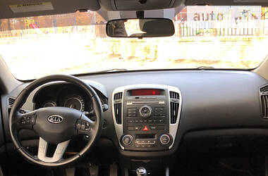 Хэтчбек Kia Ceed 2009 в Запорожье