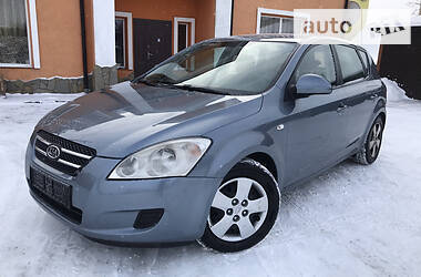 Хэтчбек Kia Ceed 2007 в Самборе