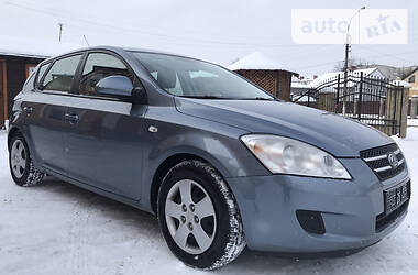 Хэтчбек Kia Ceed 2007 в Самборе