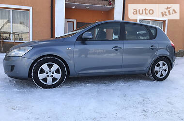 Хэтчбек Kia Ceed 2007 в Самборе