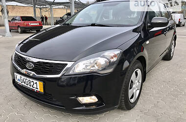 Хэтчбек Kia Ceed 2010 в Киеве