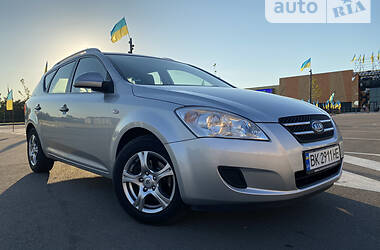 Универсал Kia Ceed 2008 в Ровно