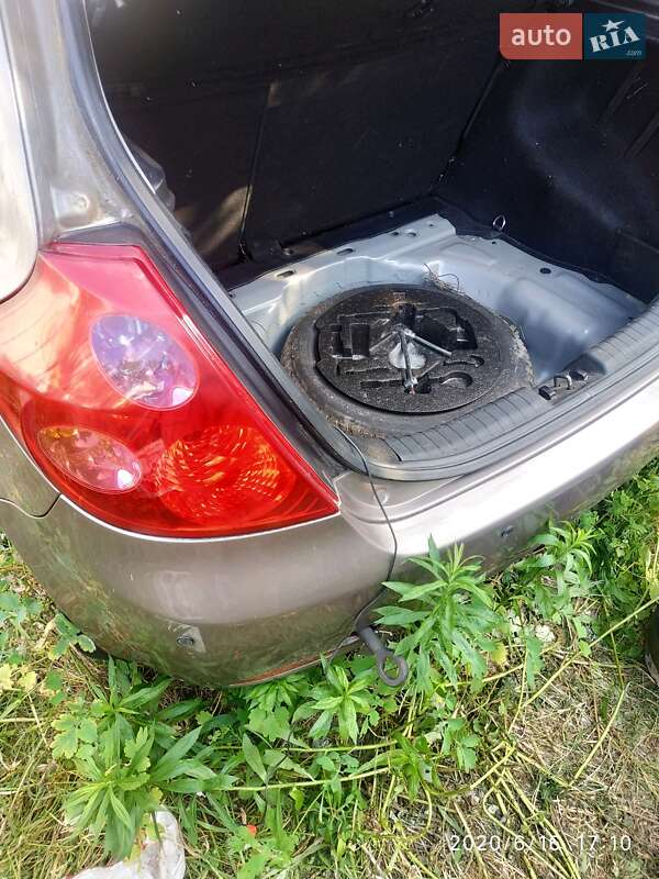 Хэтчбек Kia Ceed 2007 в Ирпене