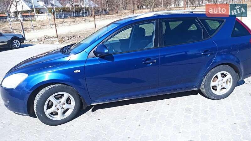 Универсал Kia Ceed 2008 в Стебнику