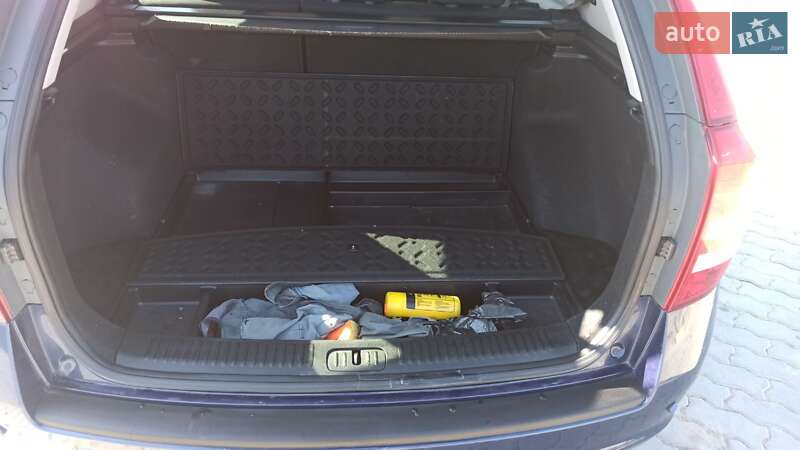 Универсал Kia Ceed 2008 в Стебнику
