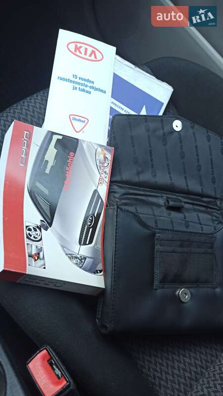 Универсал Kia Ceed 2008 в Стебнику