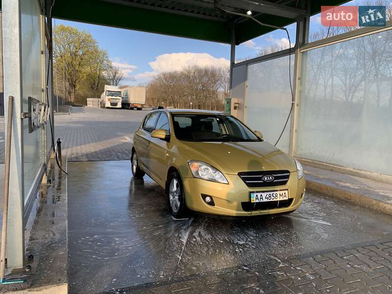 Хэтчбек Kia Ceed 2007 в Киеве