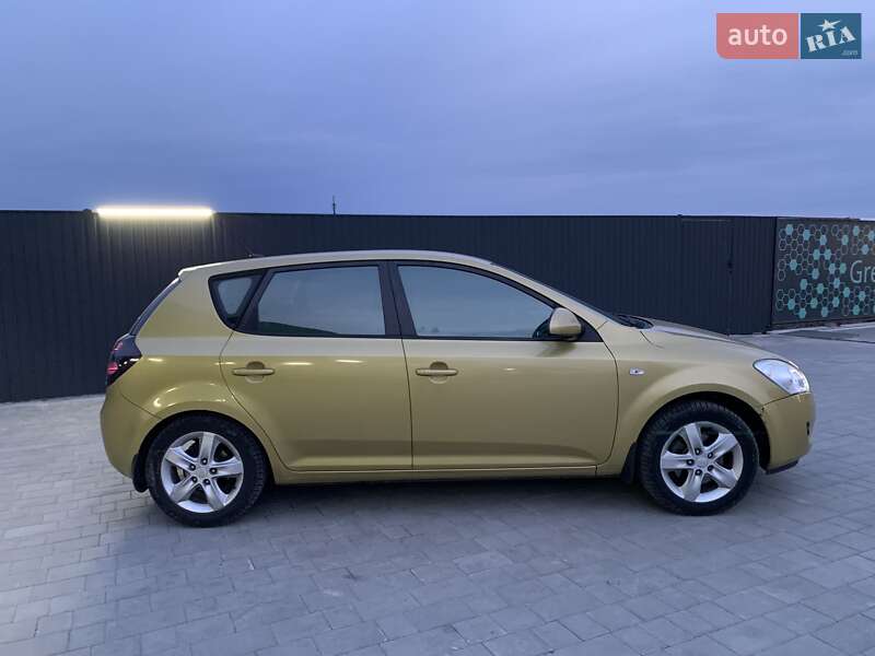 Хетчбек Kia Ceed 2007 в Києві