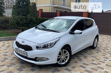 Хетчбек Kia Ceed 2013 в Одесі