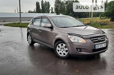 Хэтчбек Kia Ceed 2008 в Новоархангельске