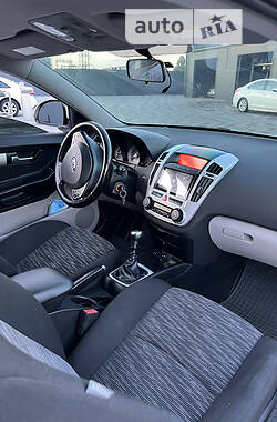 Купе Kia Ceed 2008 в 