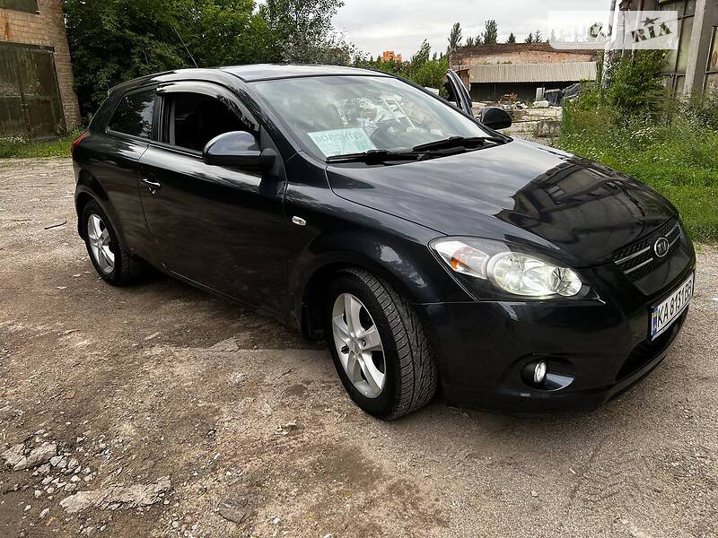 Хэтчбек Kia Ceed 2008 в Киеве