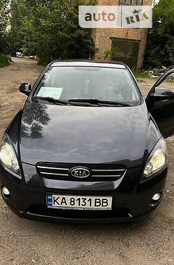 Хэтчбек Kia Ceed 2008 в Киеве