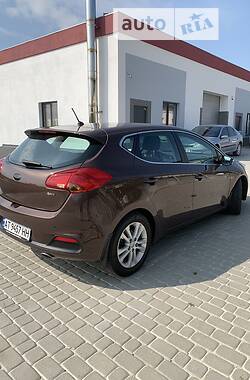 Хэтчбек Kia Ceed 2012 в Львове