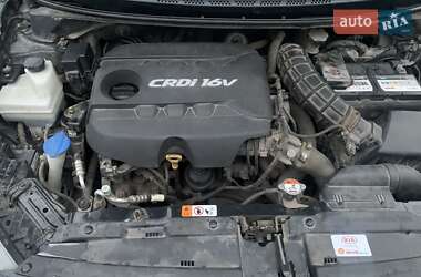 Хэтчбек Kia Ceed 2013 в Запорожье