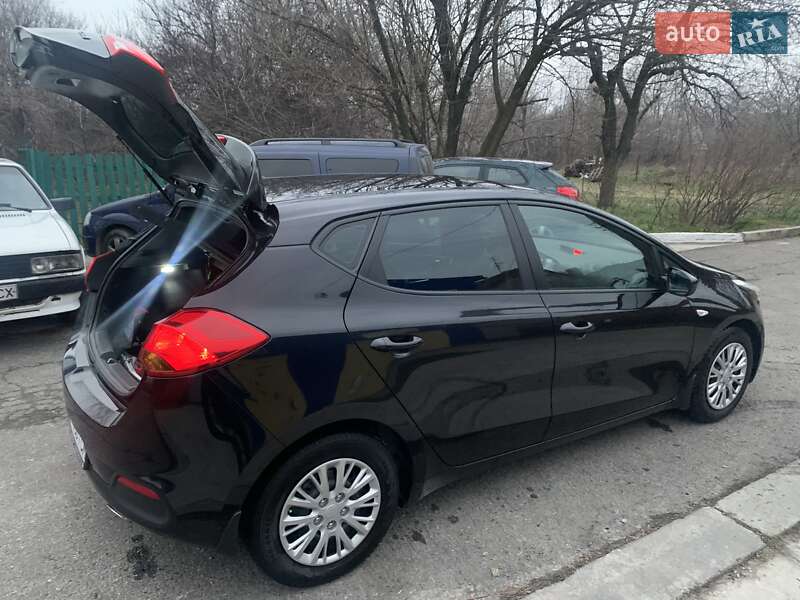 Хетчбек Kia Ceed 2013 в Запоріжжі