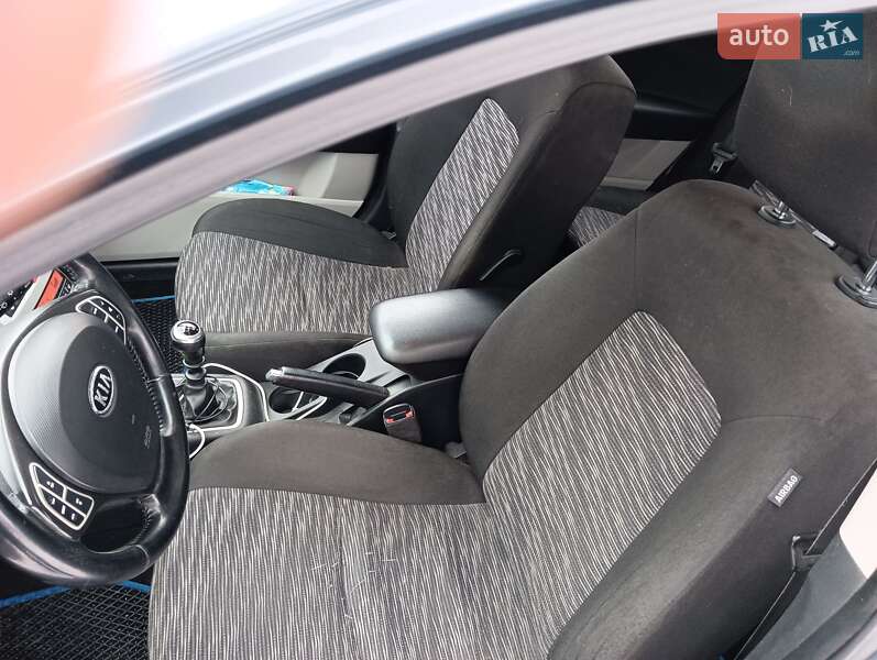 Хетчбек Kia Ceed 2009 в Хмельницькому