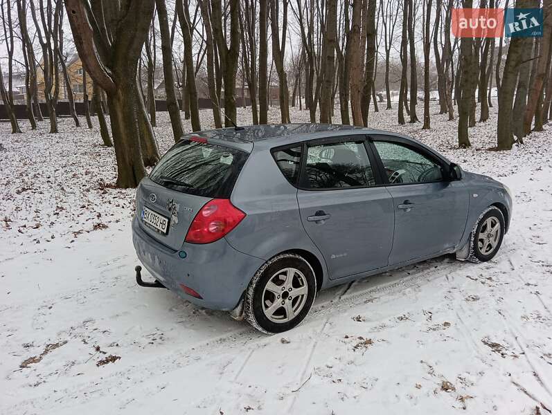 Хетчбек Kia Ceed 2009 в Хмельницькому