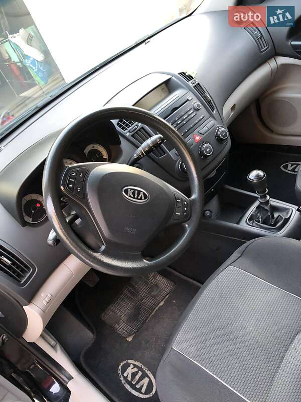Універсал Kia Ceed 2008 в Чернівцях