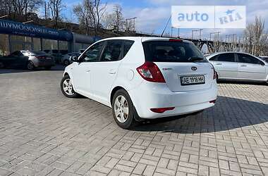 Хэтчбек Kia Ceed 2010 в Днепре