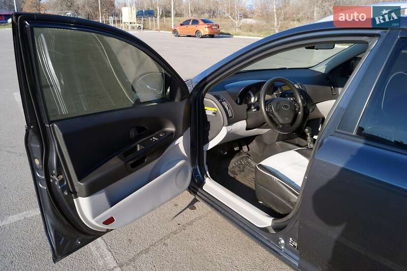 Универсал Kia Ceed 2008 в Запорожье