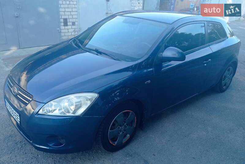 Хэтчбек Kia Ceed 2008 в Кременчуге фото 2 Хэтчбек Kia Ceed 2008 в Кременчуге