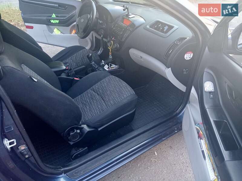 Хэтчбек Kia Ceed 2008 в Кременчуге фото 9 Хэтчбек Kia Ceed 2008 в Кременчуге