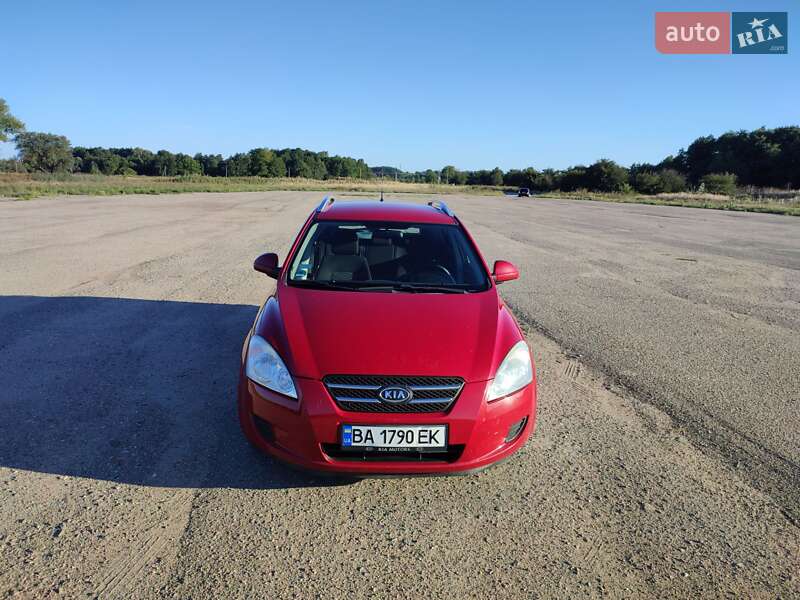 Универсал Kia Ceed 2008 в Александровке