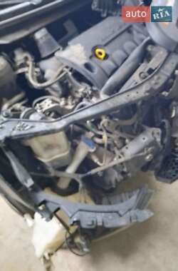 Хэтчбек Kia Ceed 2011 в 