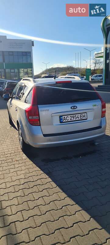 Универсал Kia Ceed 2011 в Нововолынске