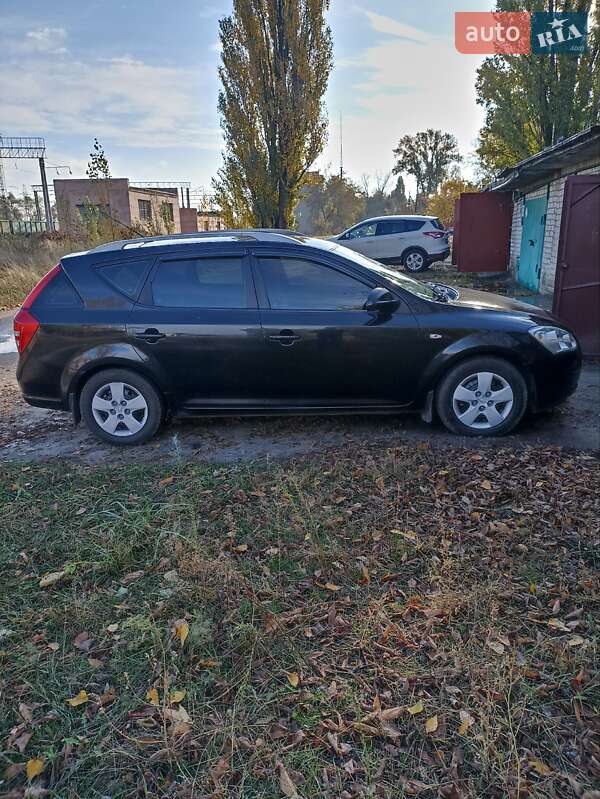 Універсал Kia Ceed 2008 в Горішніх Плавнях