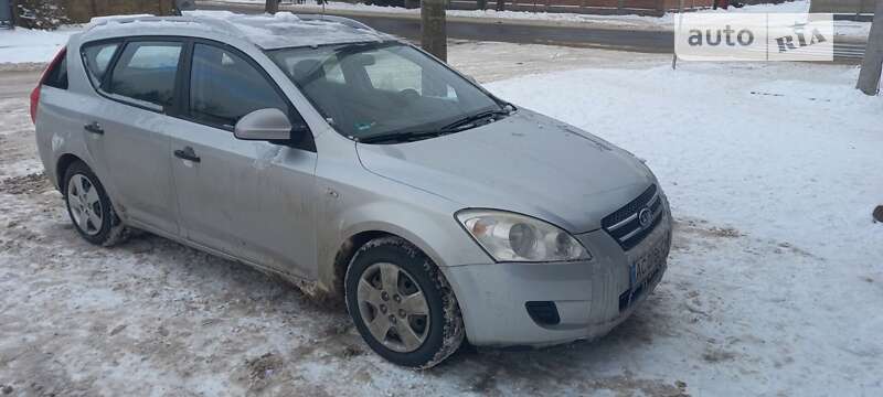 Универсал Kia Ceed 2008 в Луцке