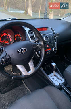 Хэтчбек Kia Ceed 2012 в Сваляве