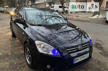 Хэтчбек Kia Ceed 2008 в Одессе