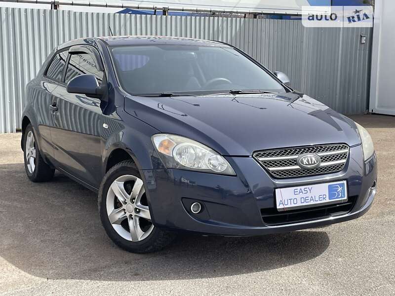 Хэтчбек Kia Ceed 2008 в Киеве