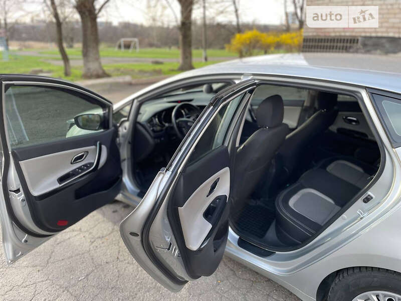 Хетчбек Kia Ceed 2013 в Кривому Розі