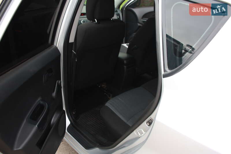 Хэтчбек Kia Ceed 2010 в Белополье