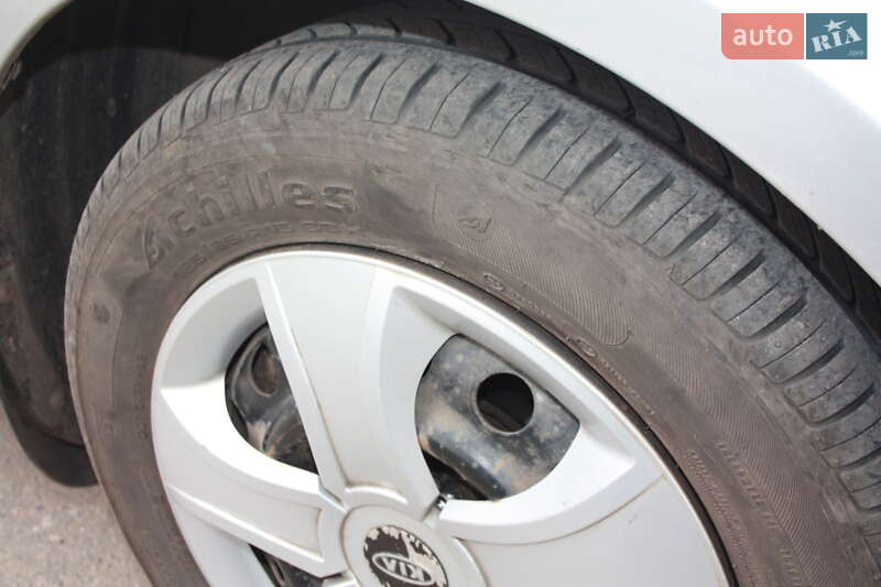 Хэтчбек Kia Ceed 2010 в Белополье