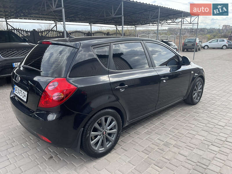 Хетчбек Kia Ceed 2007 в Кривому Розі фото 6 Хетчбек Kia Ceed 2007 в Кривому Розі