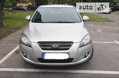 Хэтчбек Kia Ceed 2008 в Ровно