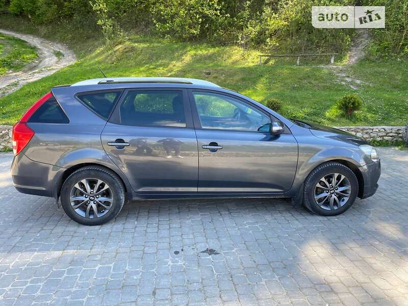 Універсал Kia Ceed 2010 в Шумську