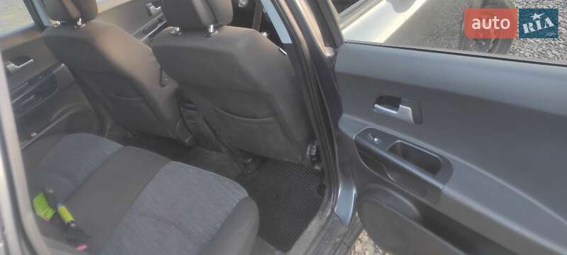Хэтчбек Kia Ceed 2007 в Сарнах