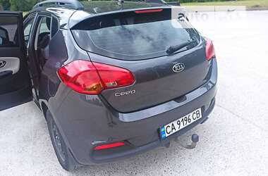 Хэтчбек Kia Ceed 2013 в Каневе