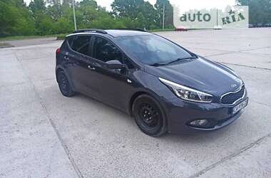 Хэтчбек Kia Ceed 2013 в Каневе