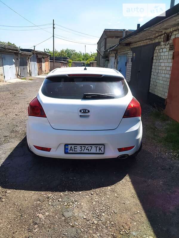 Хэтчбек Kia Ceed 2008 в Кривом Роге